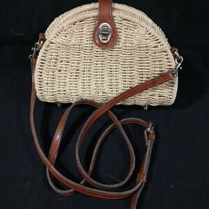 Patricia Nash Wicker Clam Shell Crossbody Bag Leather Clasp